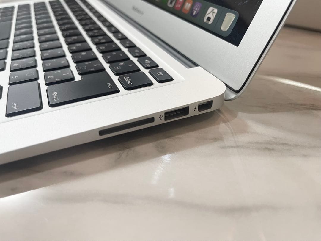 【美品】MacBook Air (13-inch Early 2014)