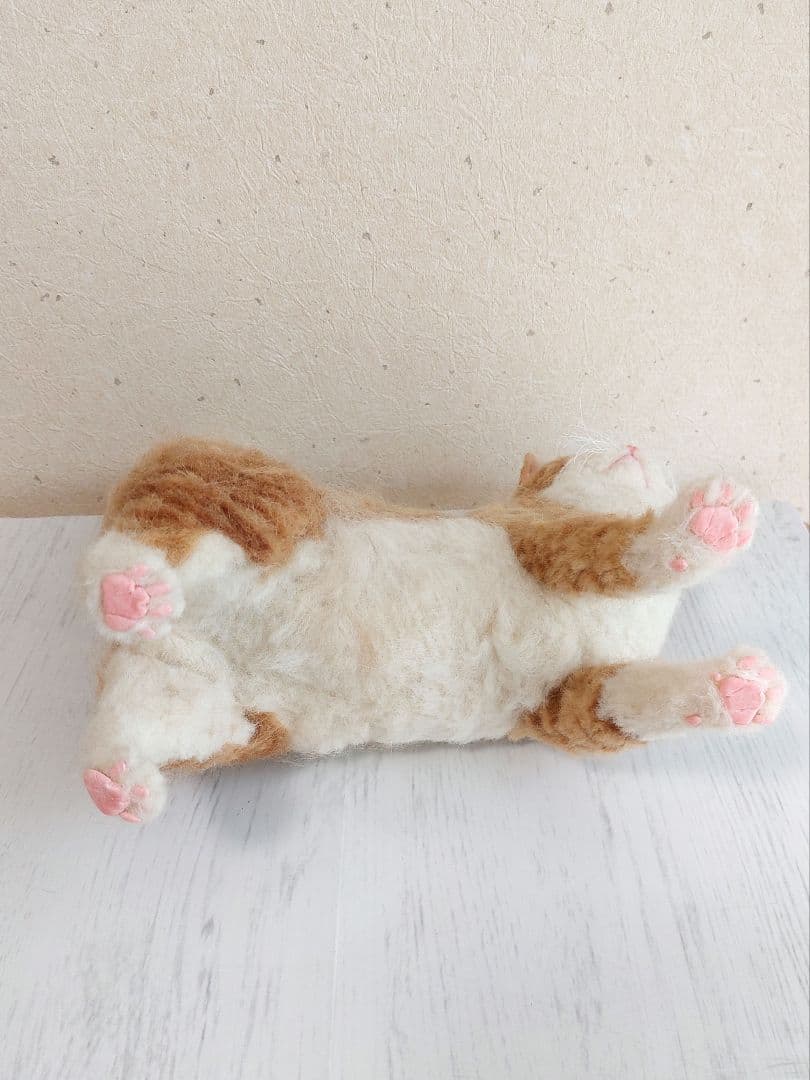 羊毛フェルト　猫(茶トラ白)