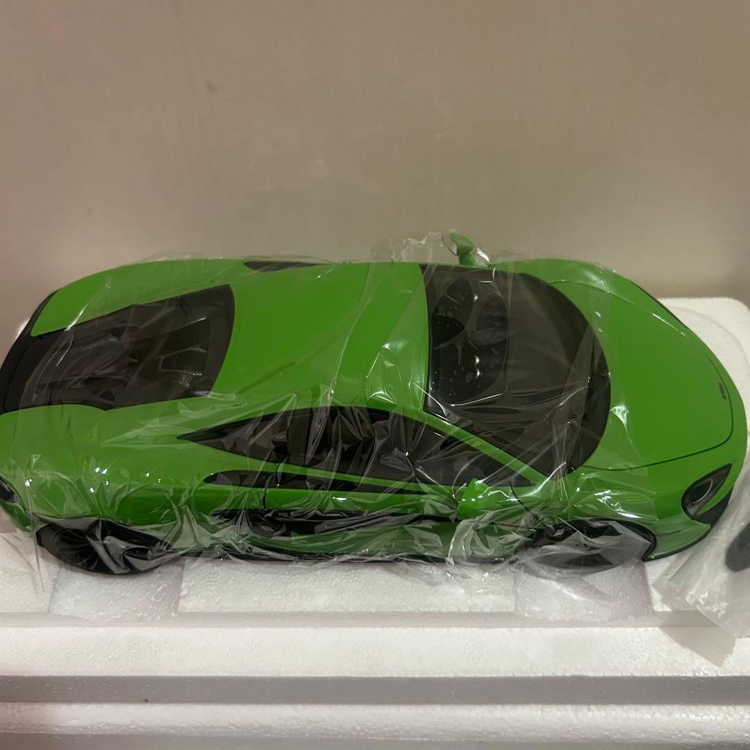 【新品】AUTOart ミニカー マクラーレン　1/18 570S