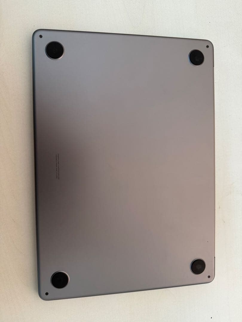 MacBook Air M2 メモリ16G ストレージ512 画面割れ