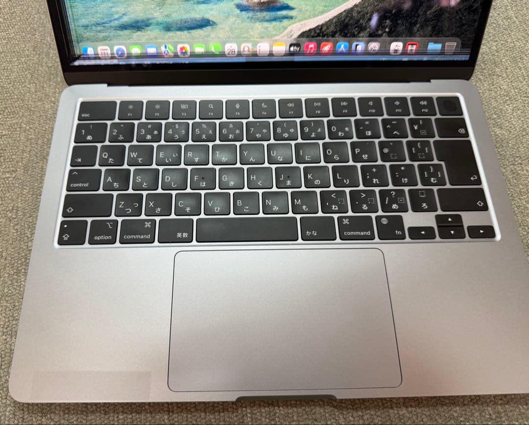 MacBook Air M2 メモリ16G ストレージ512 画面割れ