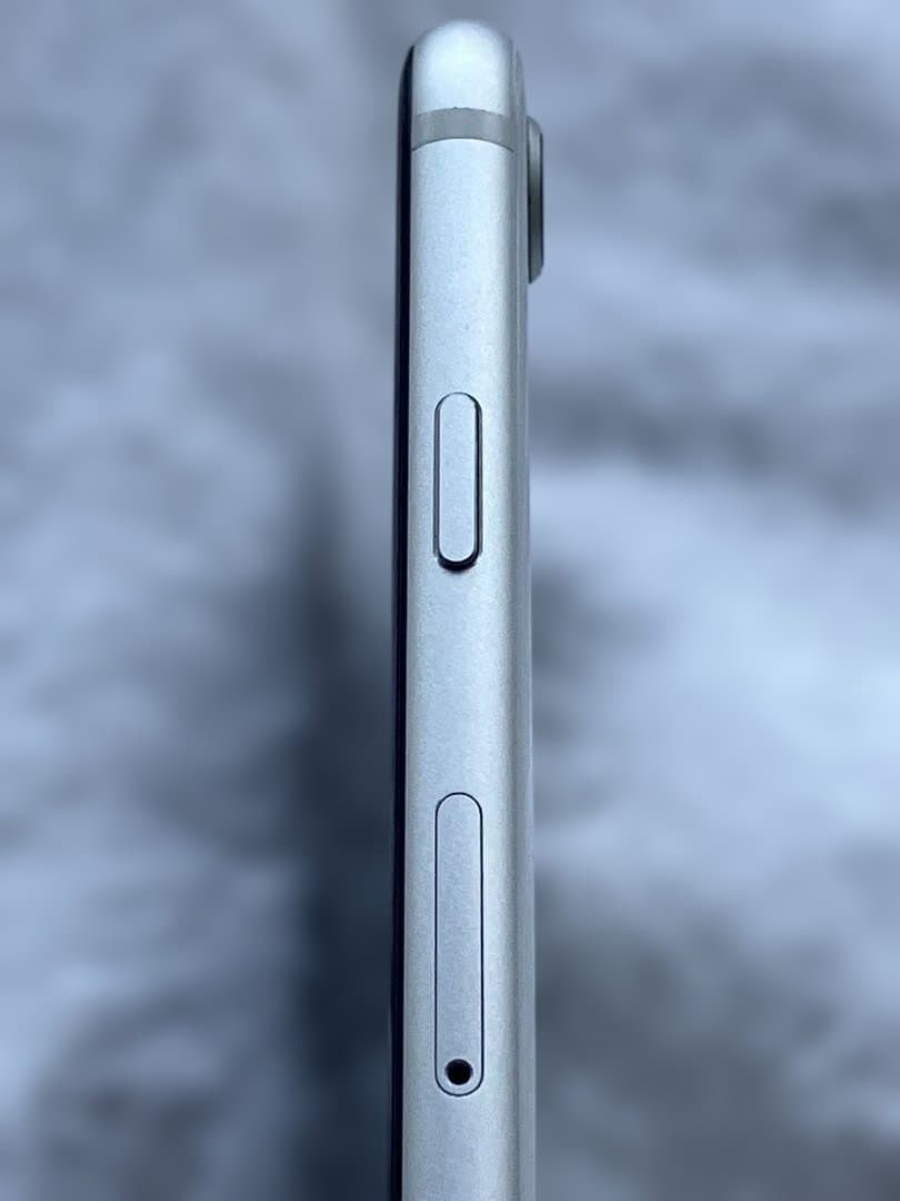 スマートフォン本体 Apple iPhone SE2 128GB