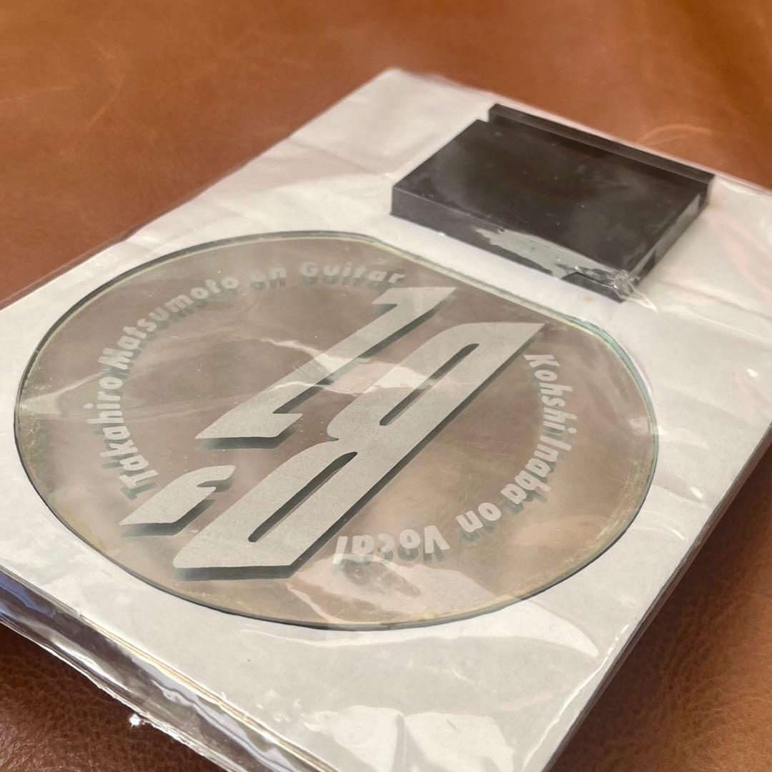 B'z 初期ロゴ入りガラス盾 CDスタンド