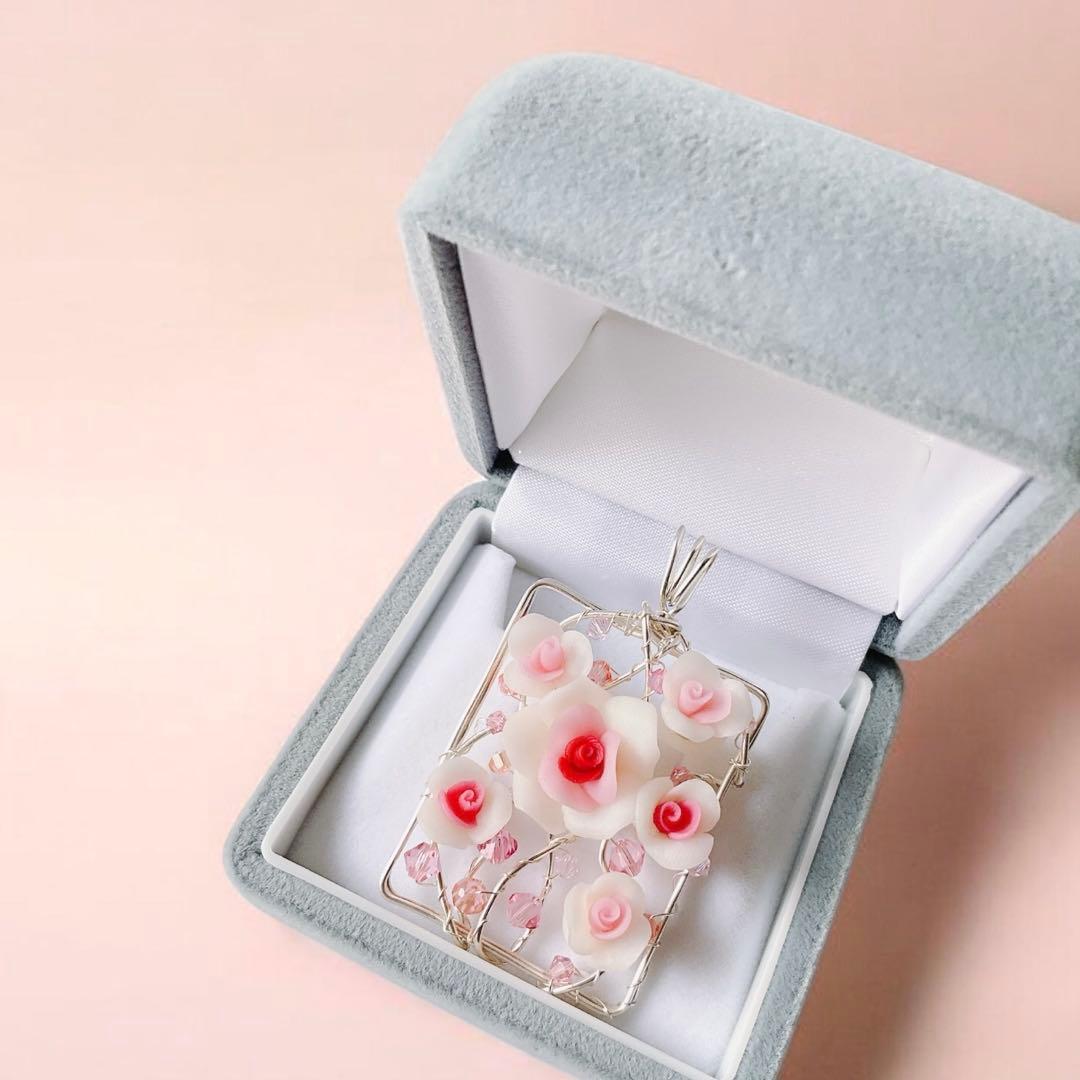 ピンクローズ ペンダントトップ/フラワーアクセサリー ハンドメイド 一点物