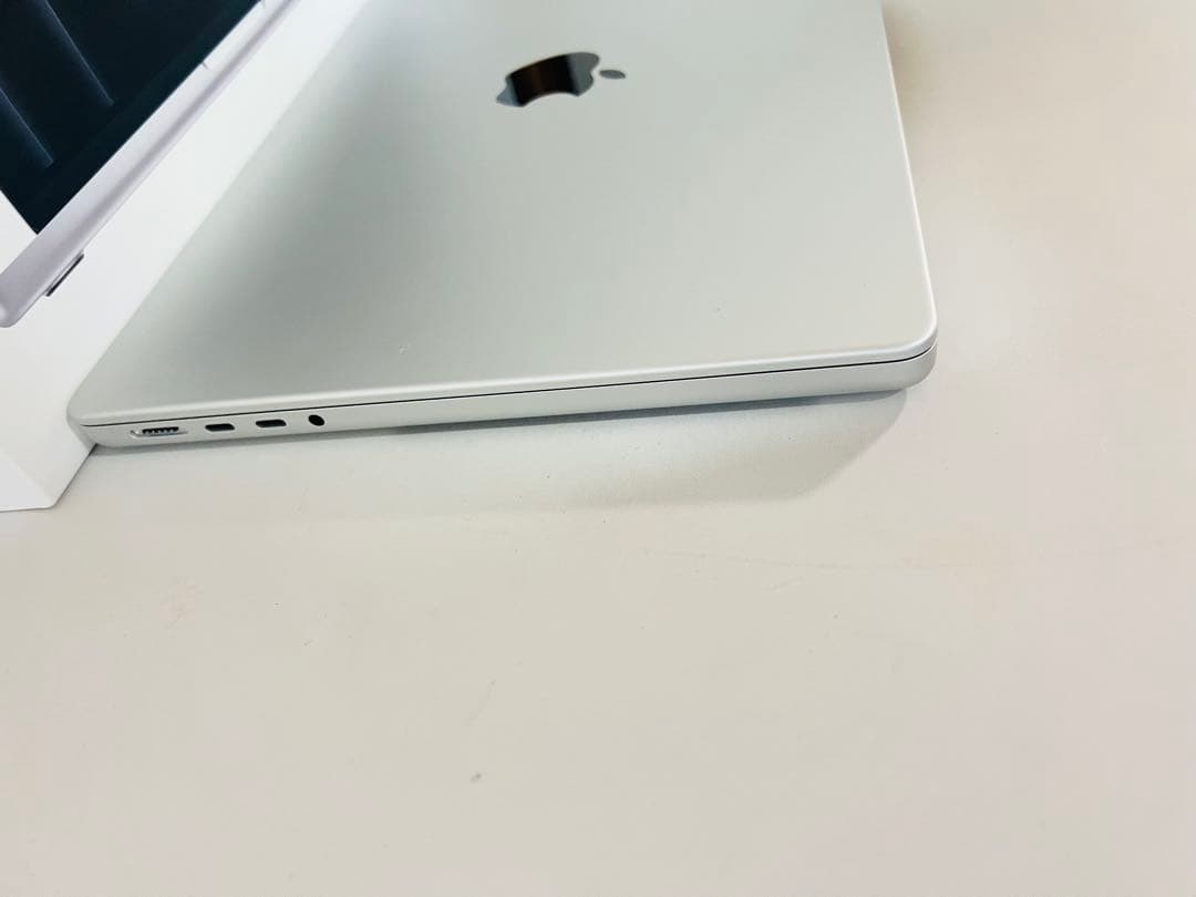 Macbook M4 Pro 14インチ2024 16GB 512GB