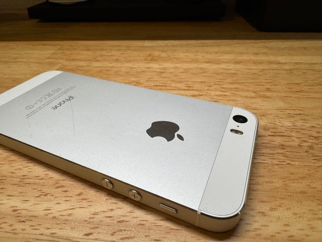 Apple iPhone 5s 64GB シルバー