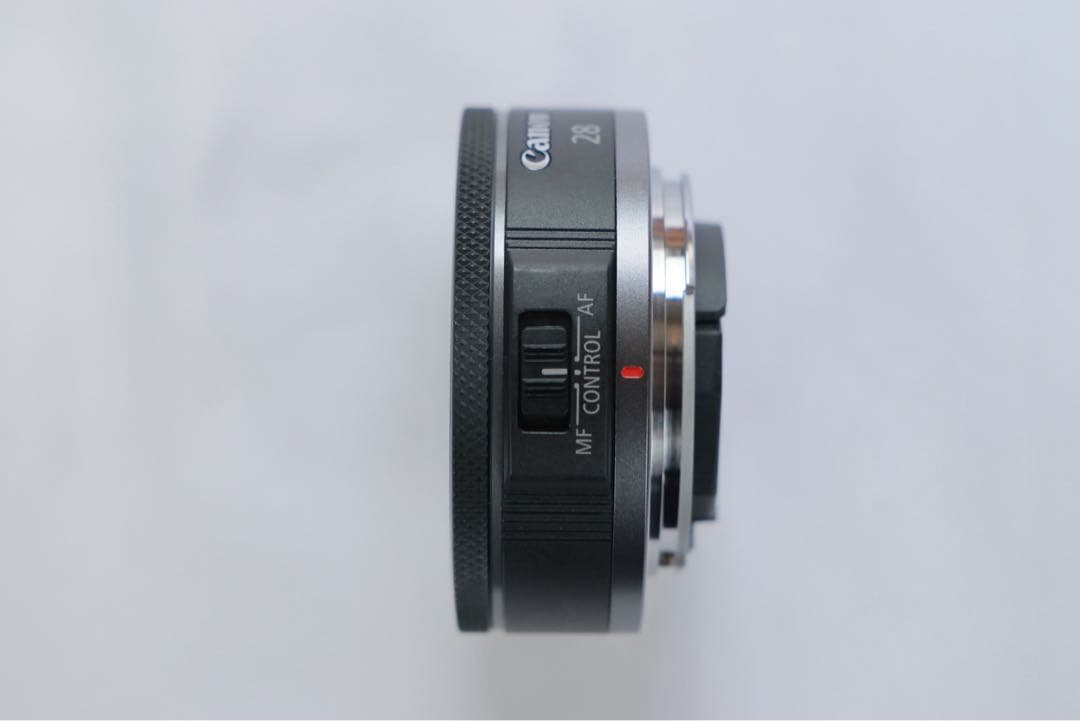 キヤノンRF28mm F2.8フード保証書付き