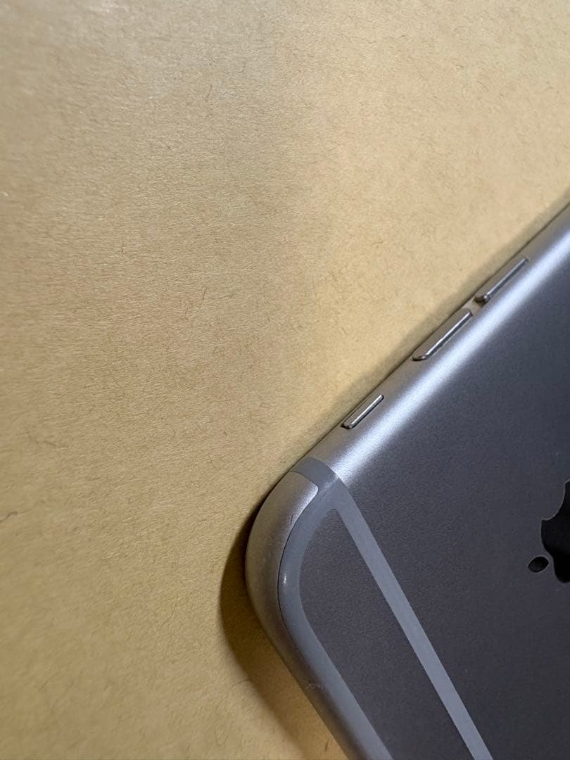 バッテリー97% iPhone6 16GB 海外版SIMフリーシャッター音無し