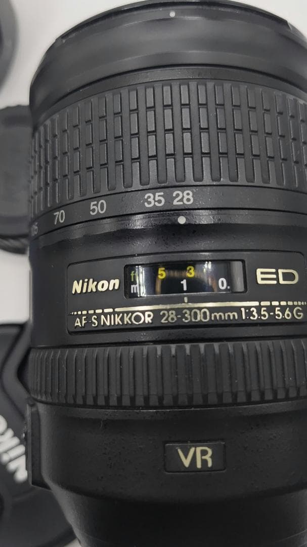 ニコン AF-S 28-300mm f/3.5-5.6G ED VR フルサイズ