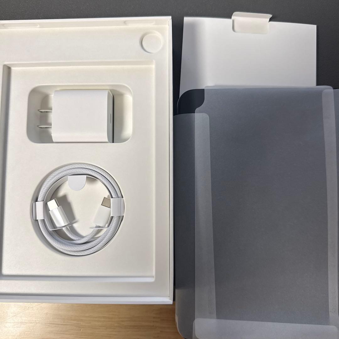 【美品】iPad mini（A17 Pro）Wi-Fi 128GB シルバー