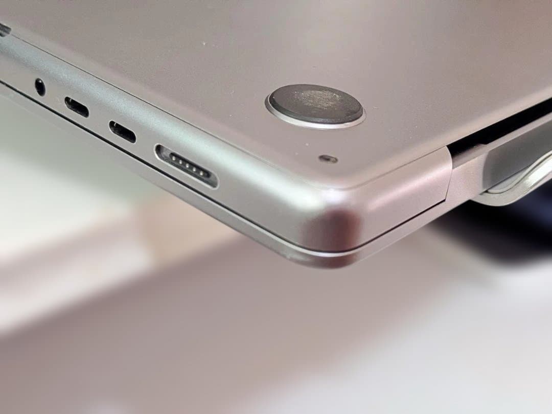 Apple MacBook M1 MAX 32GB 1TB 本体