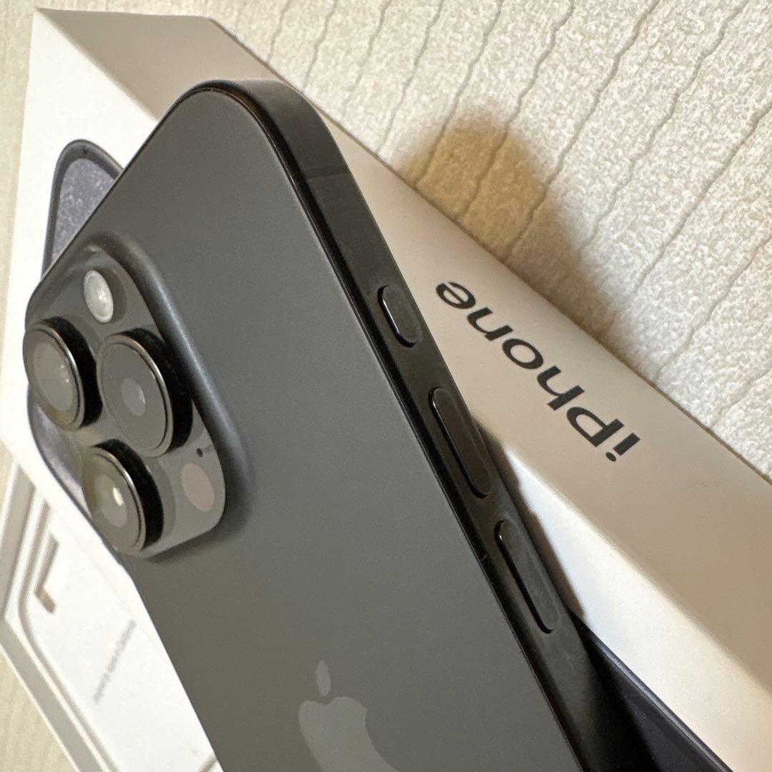 Apple iPhone 15 Pro 256GB ブラックチタニウム 本体、箱
