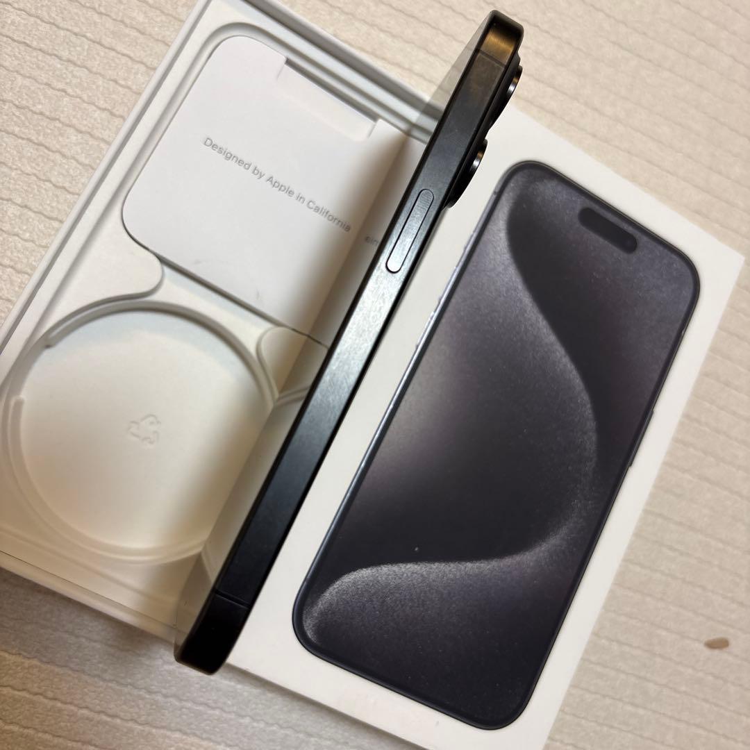 Apple iPhone 15 Pro 256GB ブラックチタニウム 本体、箱