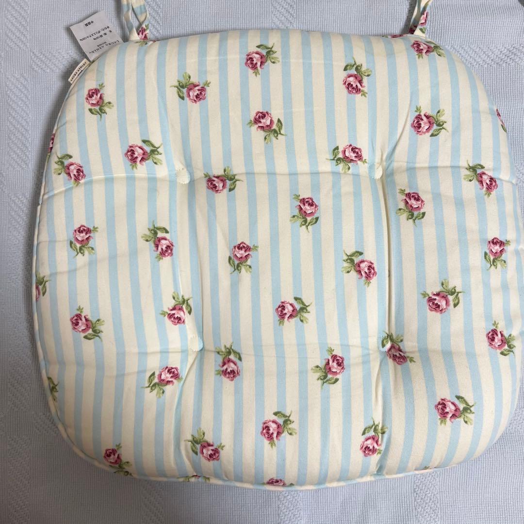 ローラアシュレイ☆シートクッション/椅子 用クッション（新品1枚＋シミあり1枚）