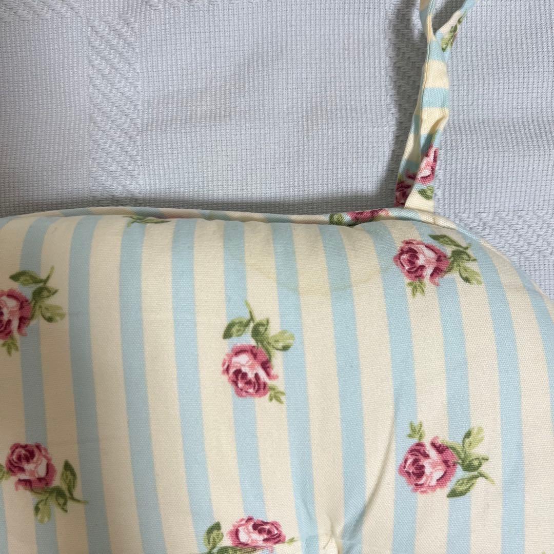 ローラアシュレイ☆シートクッション/椅子 用クッション（新品1枚＋シミあり1枚）