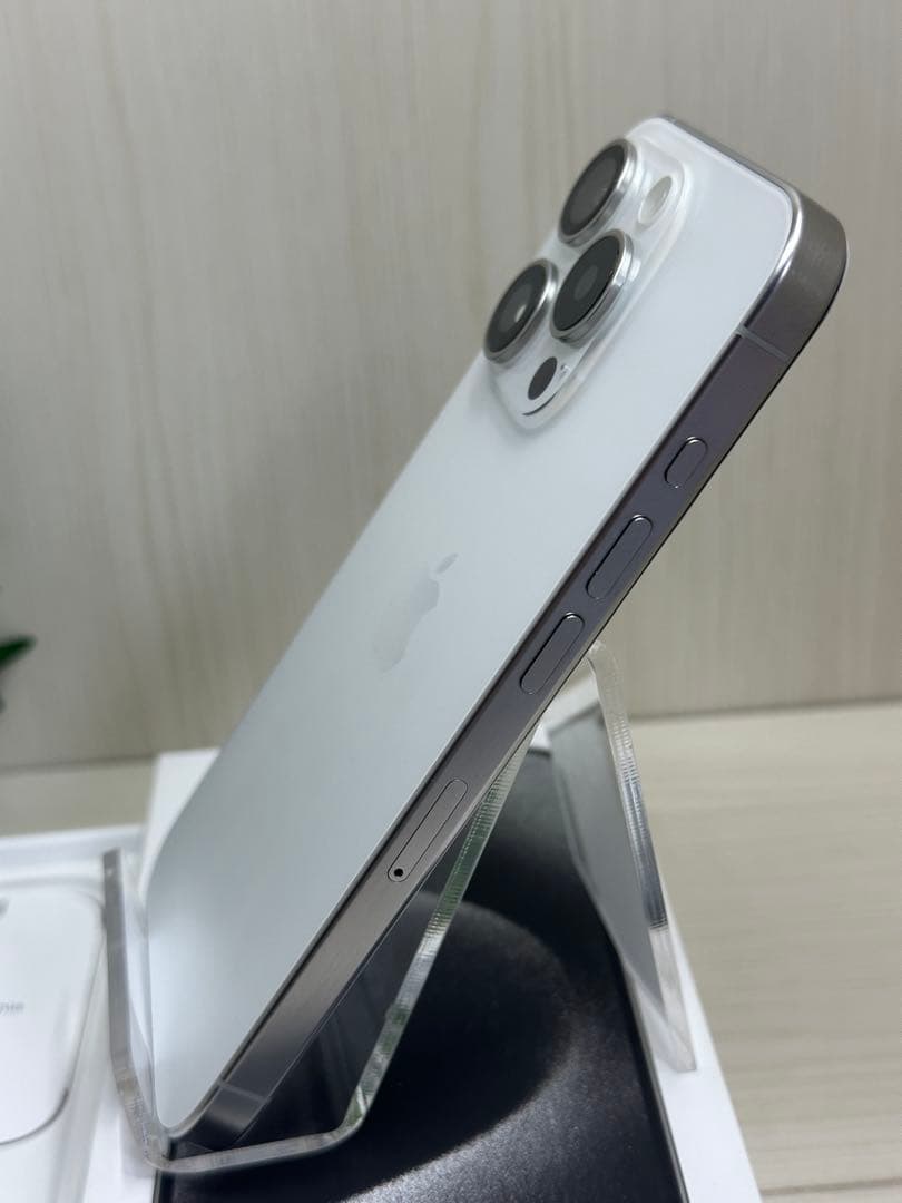ちゃっぴー✅✨新品同様✨ iPhone 15 Pro 128GB ⭐️❣️