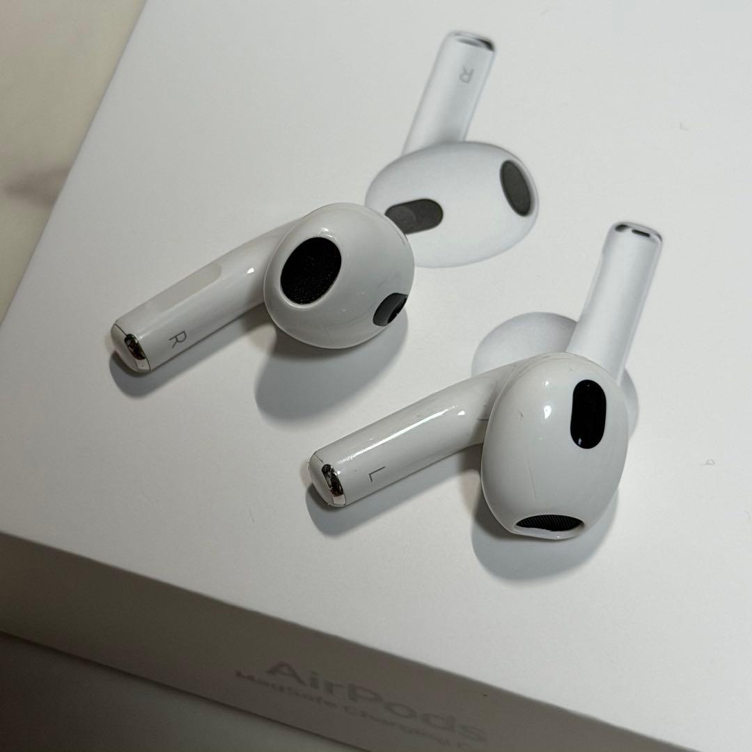 AirPods 3 本体 充電ケース付き 箱付き