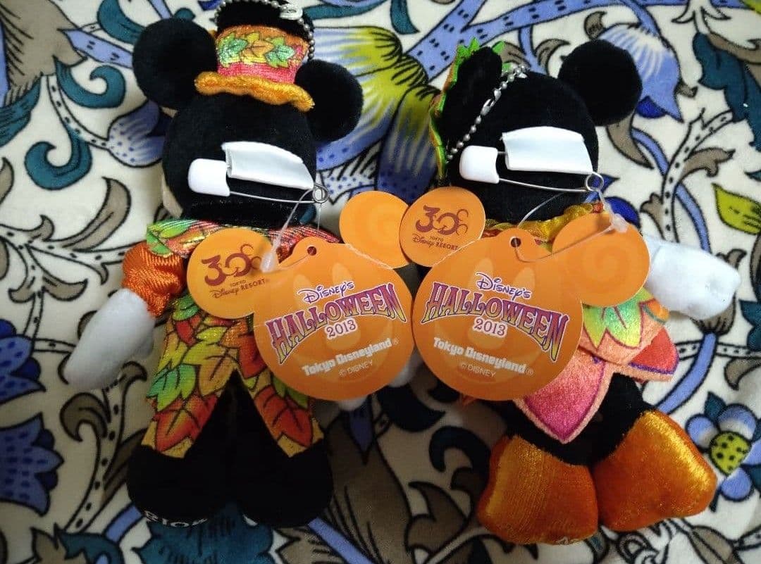 【新品未使用】ディズニーハロウィン ミッキー ミニー ぬいぐるみバッジ6体セット