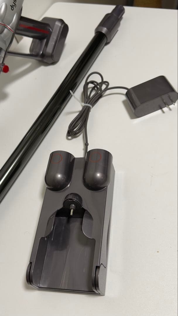 Dyson ダイソン コードレスクリーナー SV33