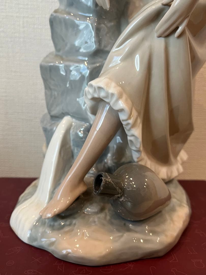 スペイン製「LLADRO NAO」水汲みの女性　インテリア　陶器置物 34cm高