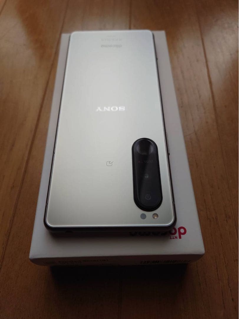 Sony Xperia 5 III docomo シルバー