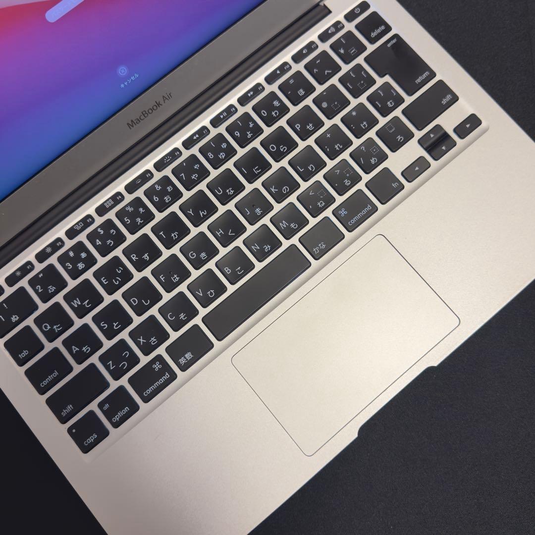 バッテリー正常 81% RAM 8GB 11インチ MacBook Air