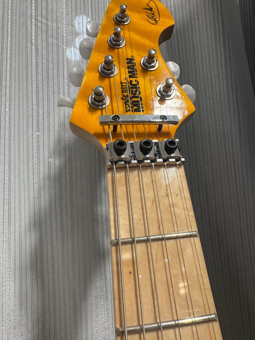 【変更あり】ノーブランド　MUSIC MAN EVH風　ギター