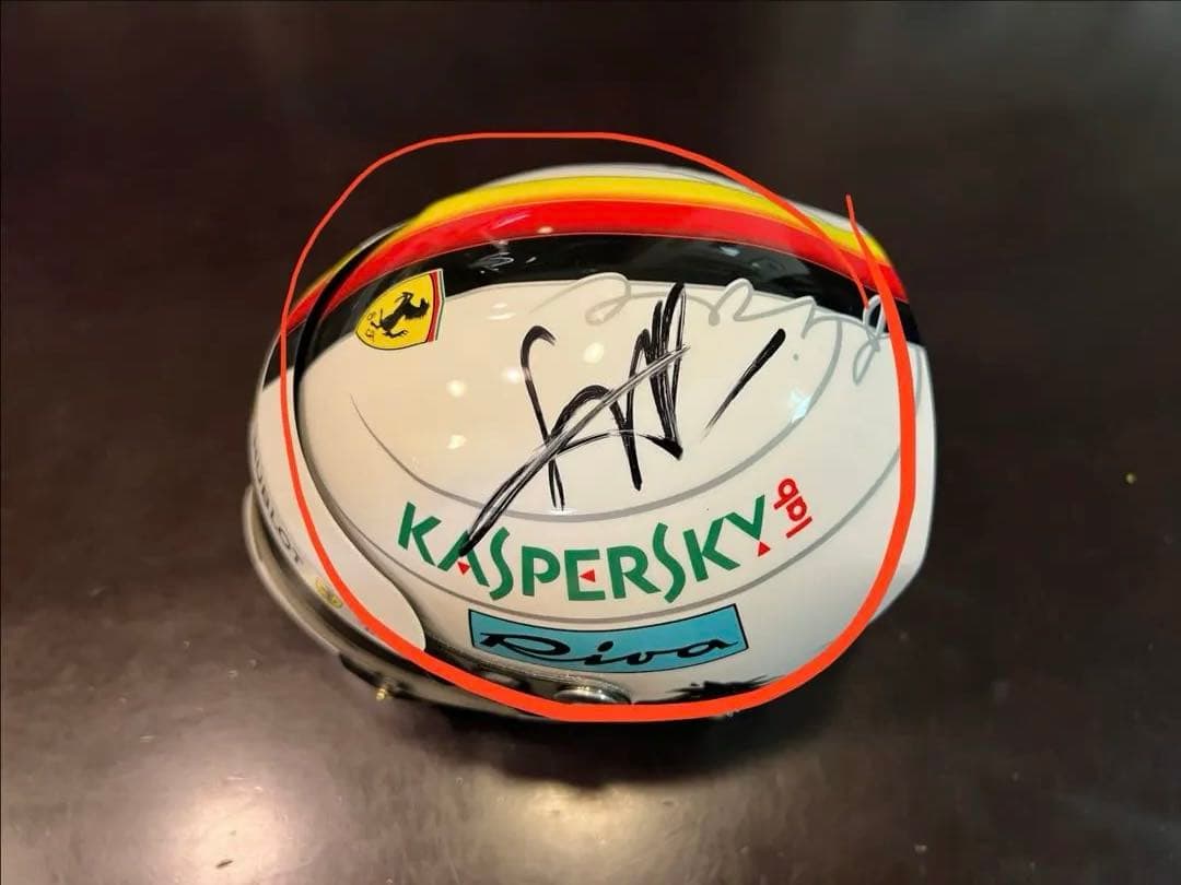（一点物）F1 Ferrari セバスチャンベッテル 直筆サイン入り1/2