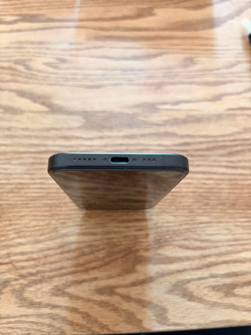 【ヤス】iPhone 15 256GB simフリー