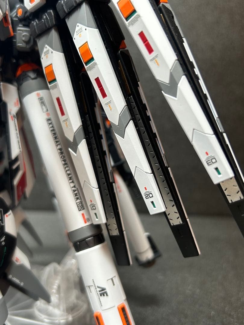 RG hi-ν ガンダム　完成品