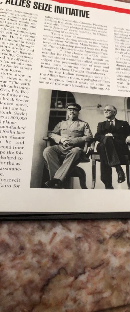 ①アメリカ郵便公社　World War II Remembered 切手アルバム