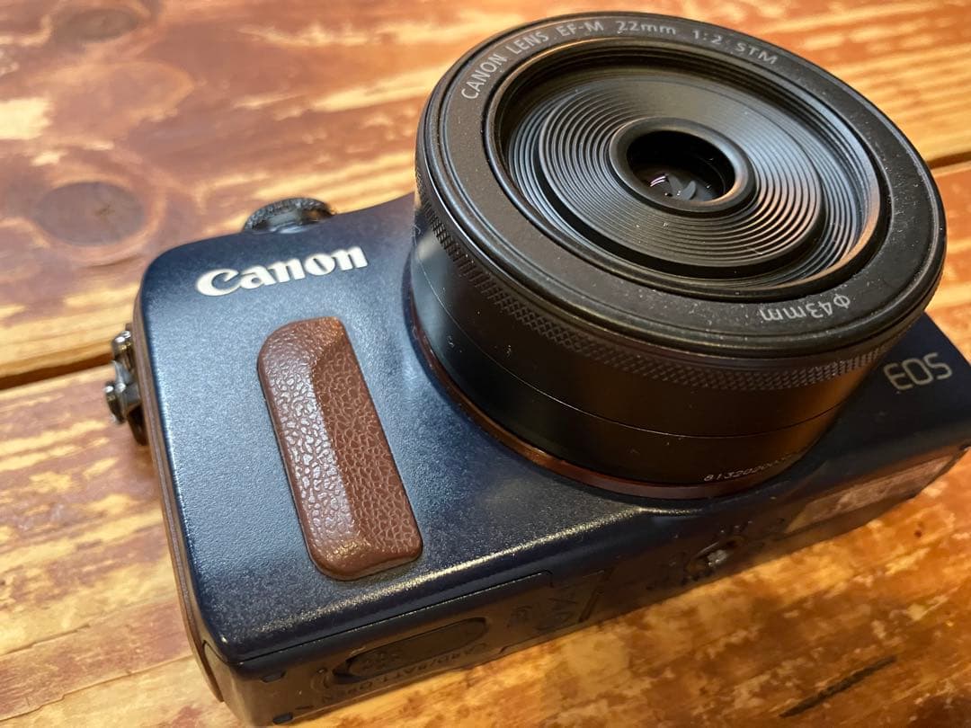 Canon EOS M EF-M 22mm f/2 STMレンズ バッテリー付