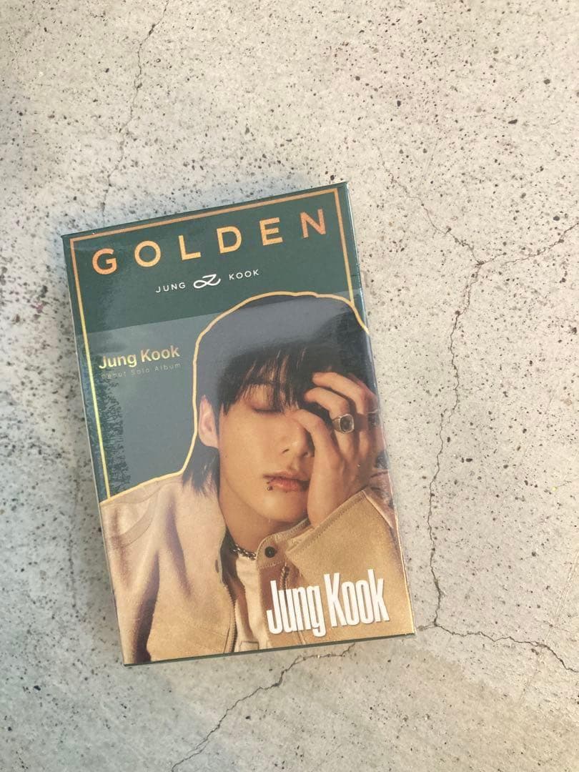 【韓国購入品】BTS ジョングク GOLDENキーホルダー カード