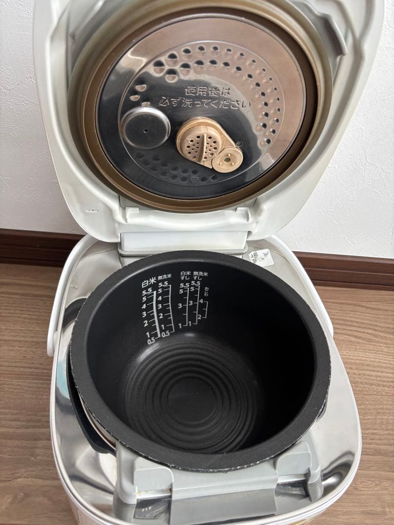 圧力IH炊飯器　5.5合TOSHIBA　RC-10VQL