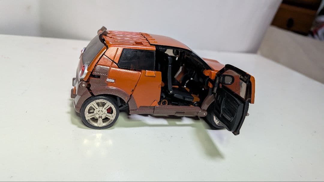 UNIQUETOYS DUMBER トランスフォーマー マッドフラップ似 MP