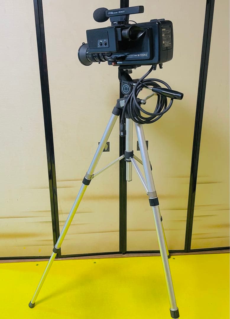 東芝カラービデオカメラ 1K-1700VZ (レトロ)