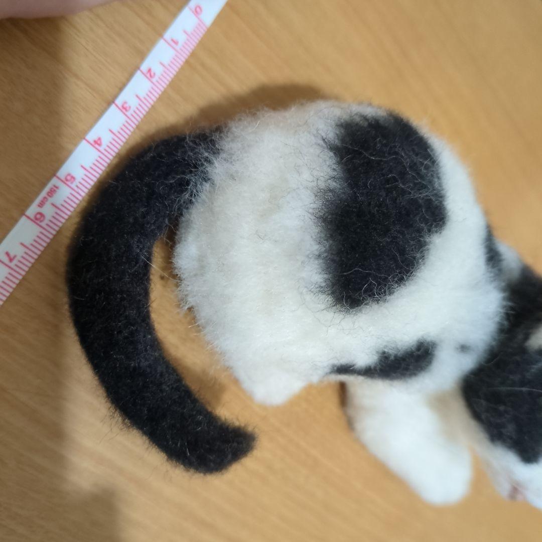 羊毛フェルト 猫 子猫 ハンドメイド 作家 アートドール 白黒 赤ちゃん