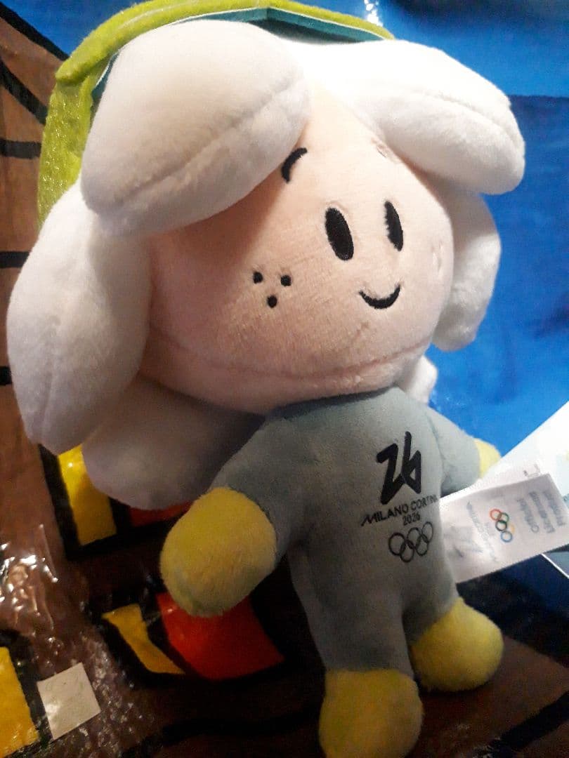 ミラノ・コルティナ 2026 オリンピック　　　フロー　　ぬいぐるみ