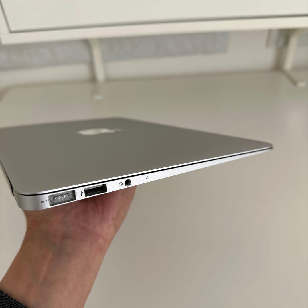 【美品DE完動品】MacBook Air 11インチ Late 2010