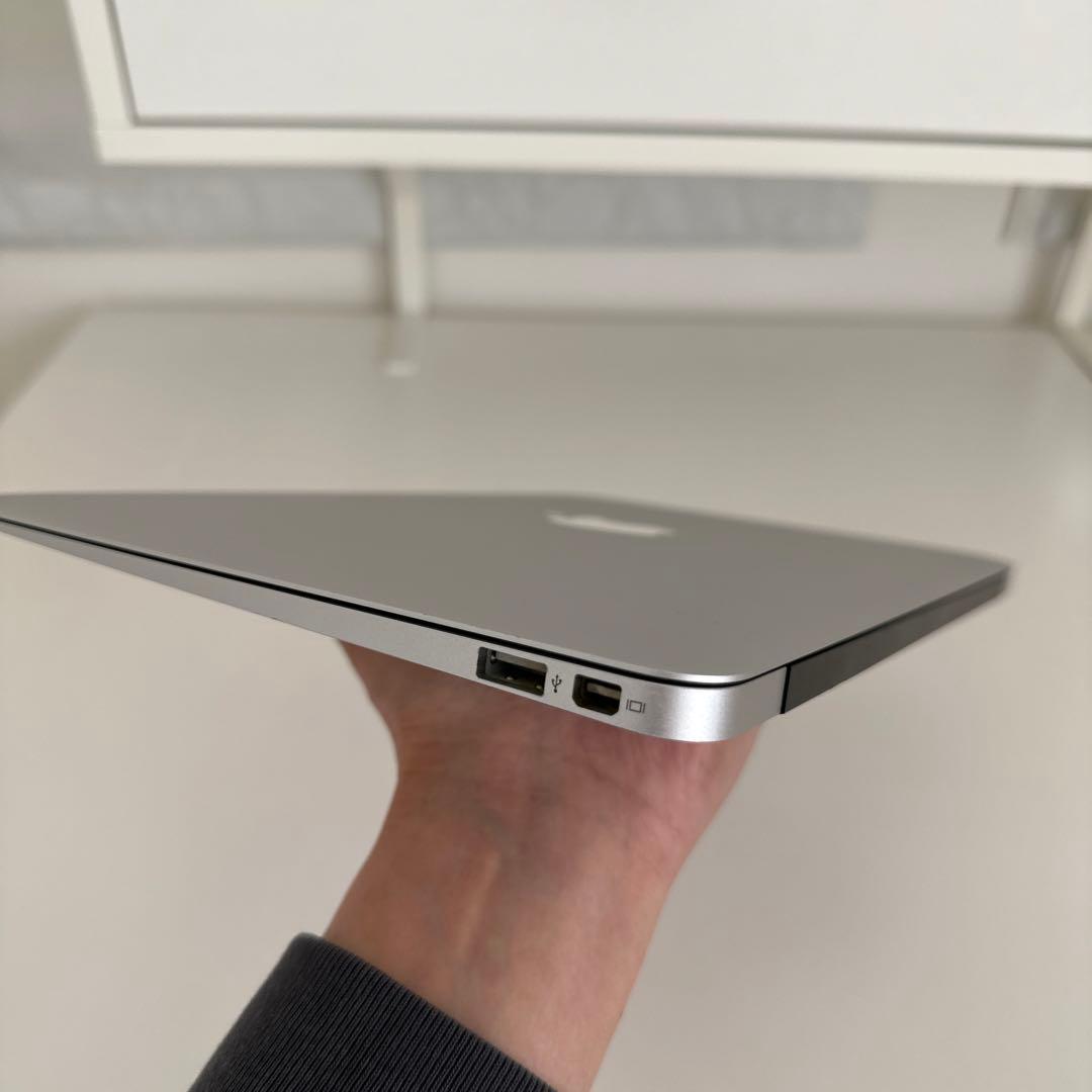 【美品DE完動品】MacBook Air 11インチ Late 2010