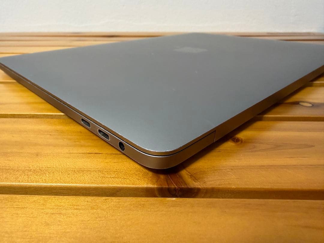 L*e様 MacBook Pro 2016 13インチTouch Bar +ID