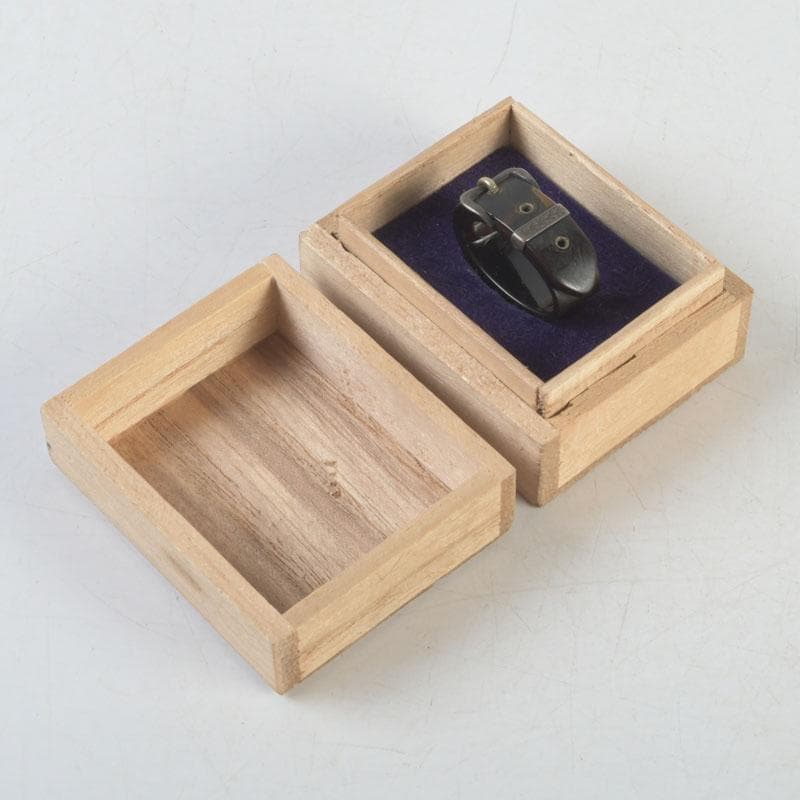 時代提げ物　鼈甲製　銀細工　ベルト型　根付　時代箱付　M　9986