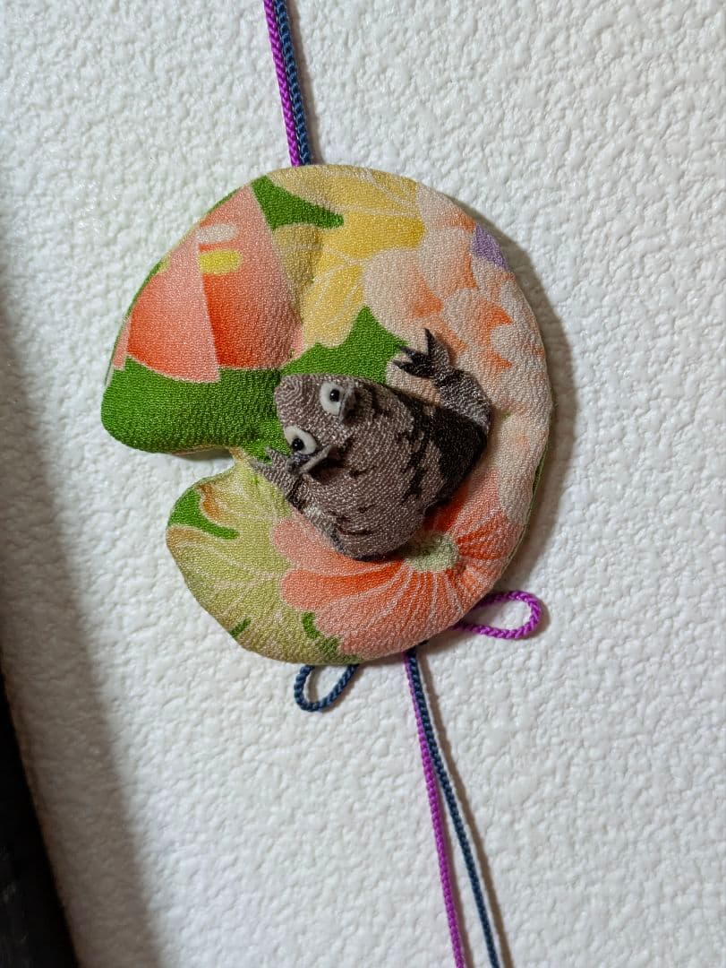 ちりめん細工　吊るし飾り　木目込み　古布　カエル　男の子　女の子　ハンドメイド