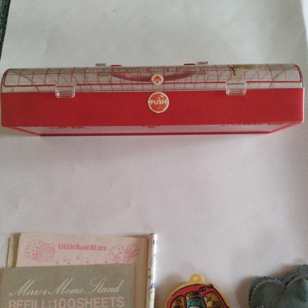 【超希少ジャンク品】　昭和レトロ1976年製キティちゃん プラスティック筆箱　他