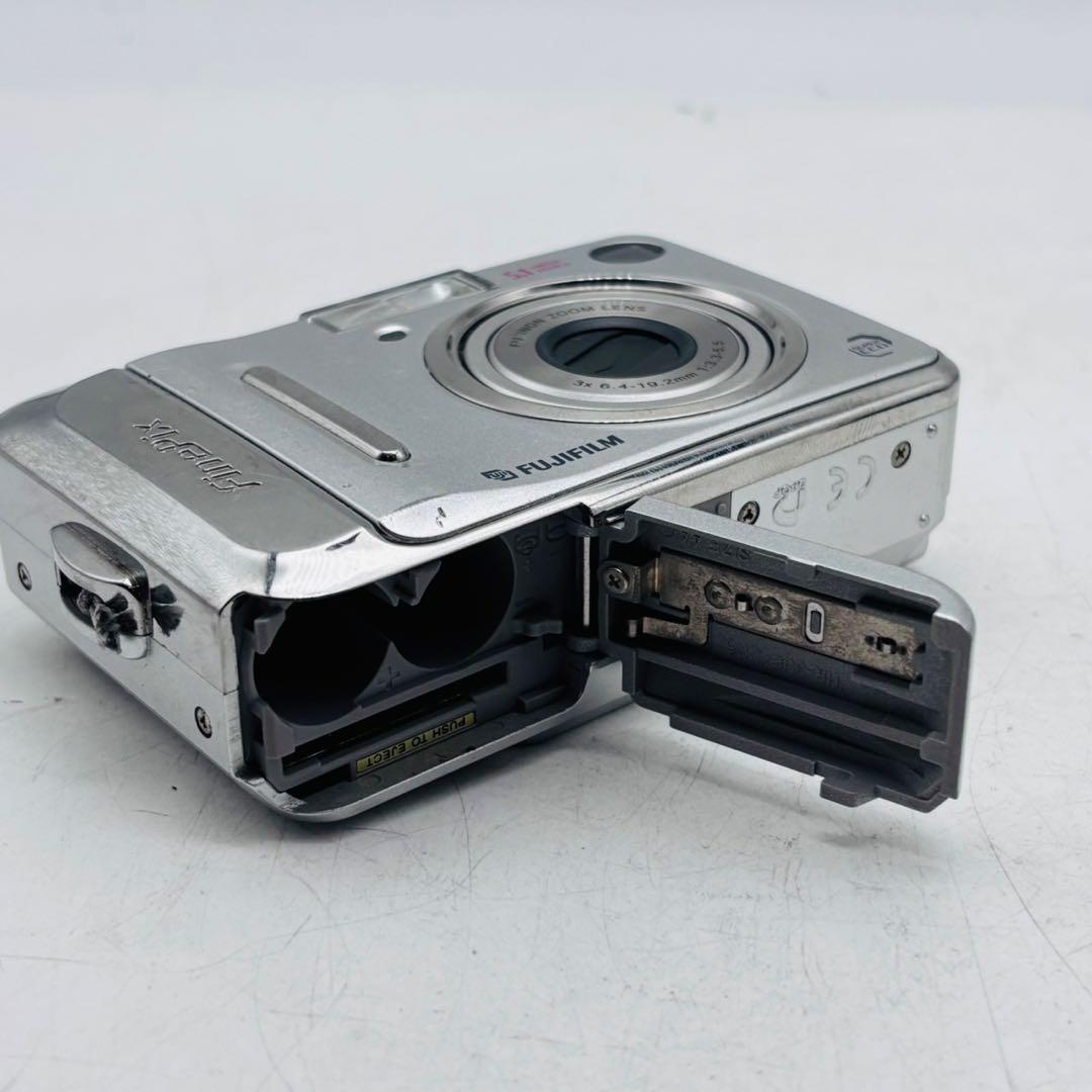 【動作確認済み】FUJIFILM FinePix A500 単三電池①