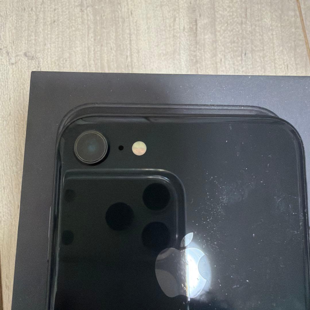 iPhone8、64GB