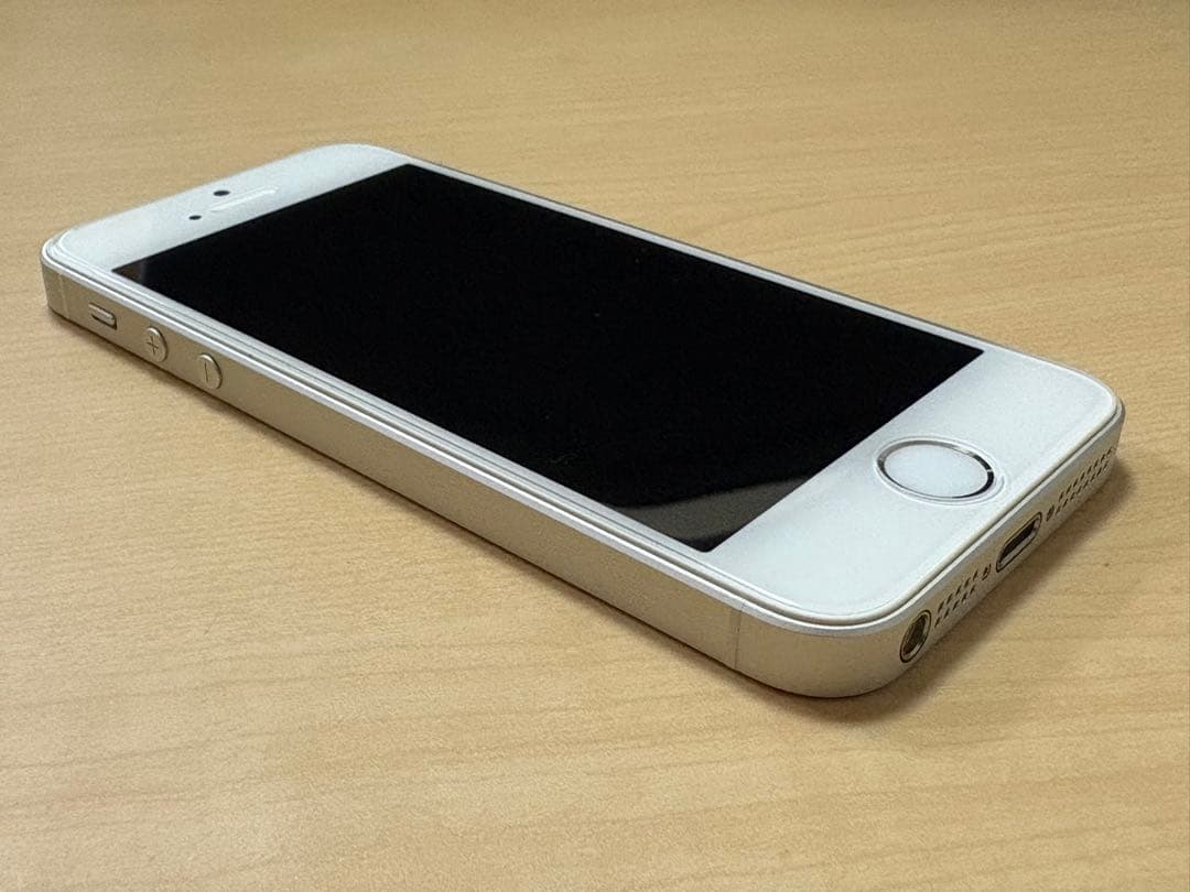 【極美品】バッテリー最大容量99% iPhone SE 32GB SIMフリー