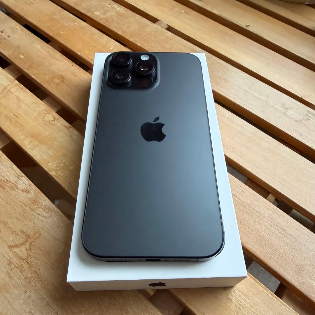 ［美品］iPhone 16Pro Max 256G SIMフリーモデル