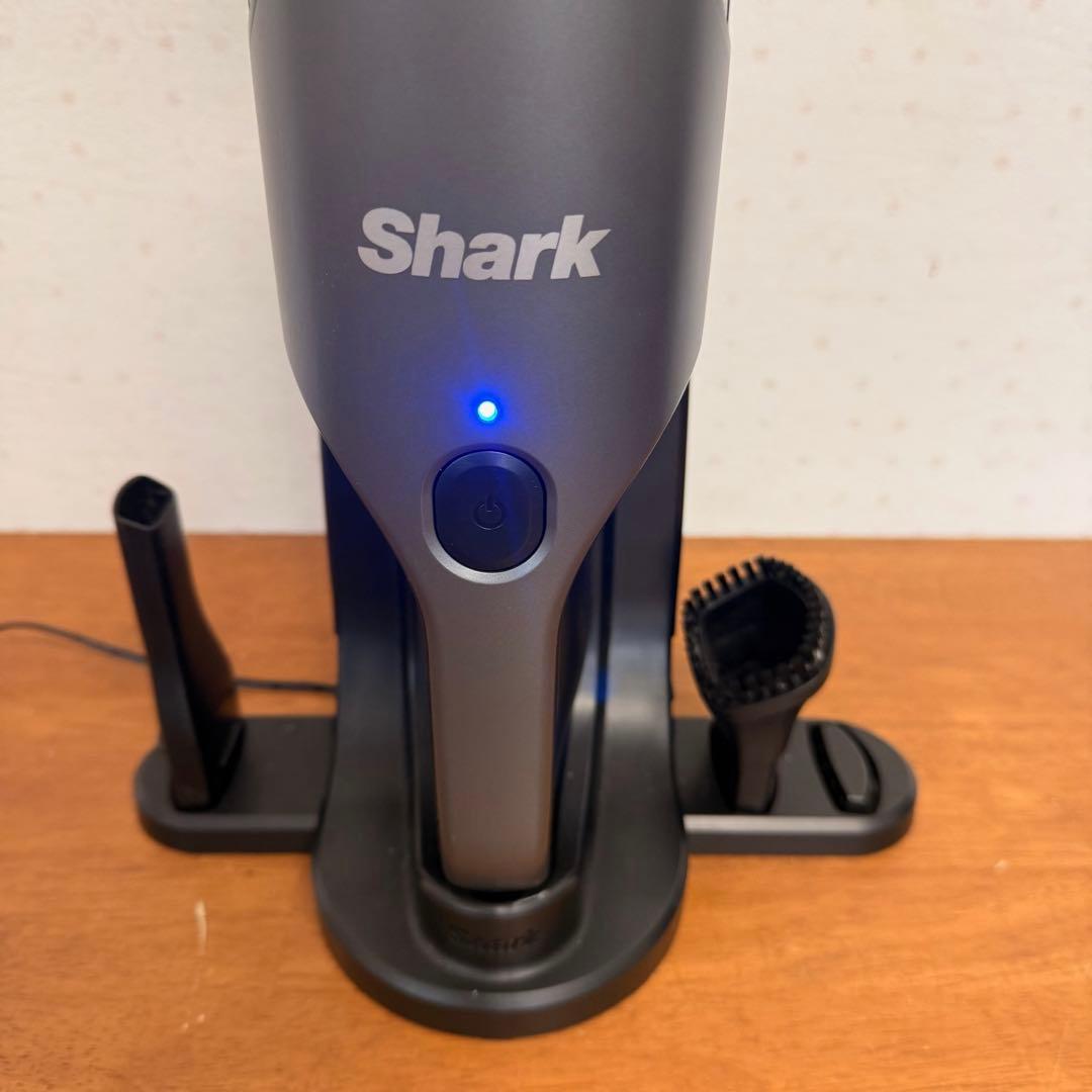 ● 美品 Shark シャーク ハンディークリーナー CH951J