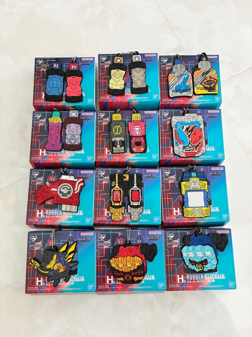 仮面ライダービルド 1番くじ ジオラマフィギア タオル キーホルダー ポスター